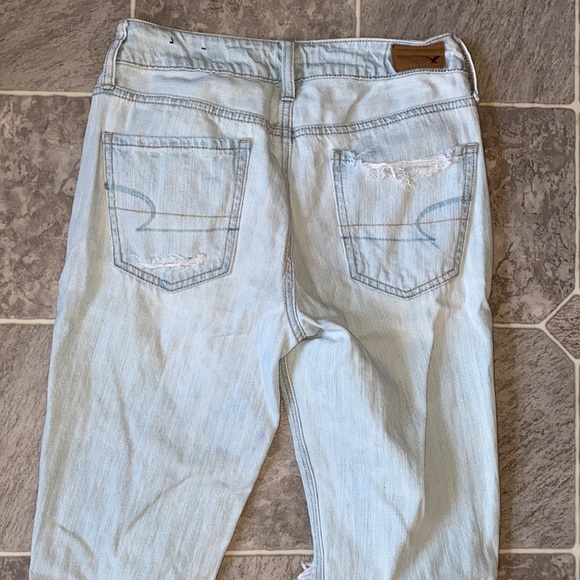 American Eagle Tomgirl Distressed Light Wash Jeans - Picture 6 of 7